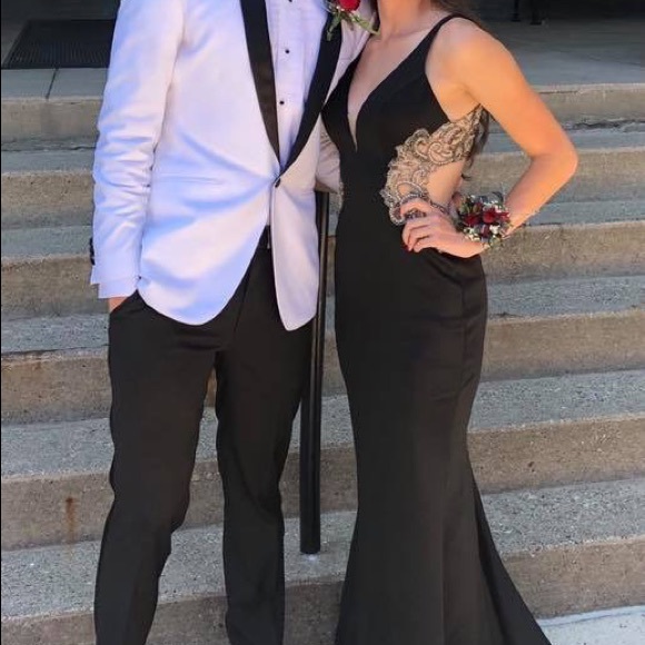 BLACK PROM DRESS - Picture 4 of 8